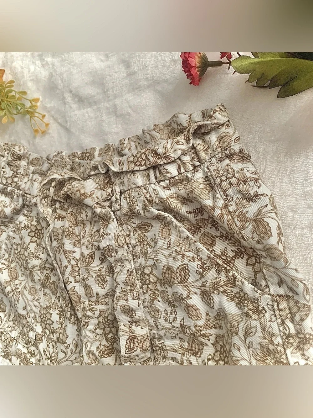Old Navy Girls Floral Paperbag Shorts Size M 8 Cream Brown Cottagecore